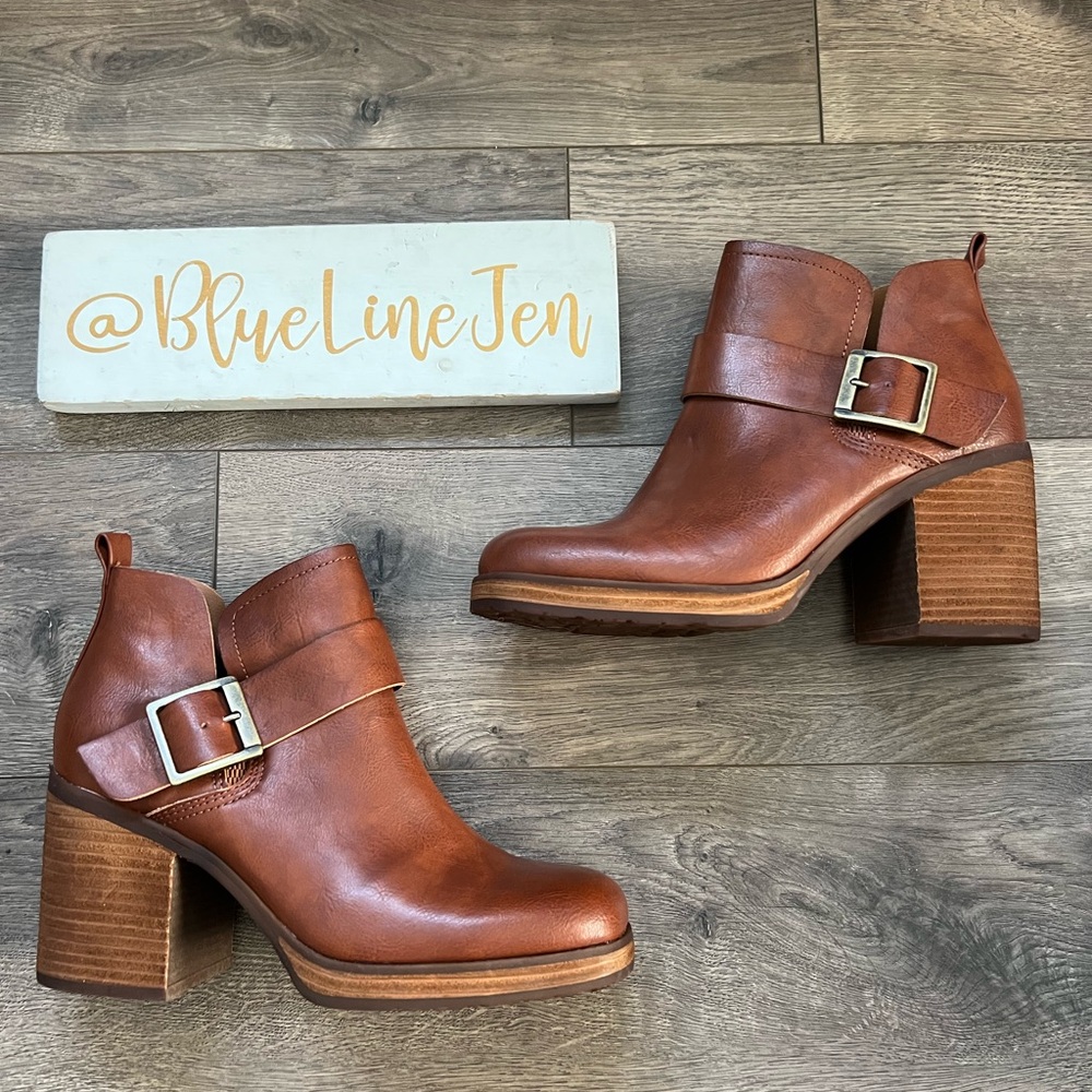 Korks by Kork Ease Marci Booties NWOT